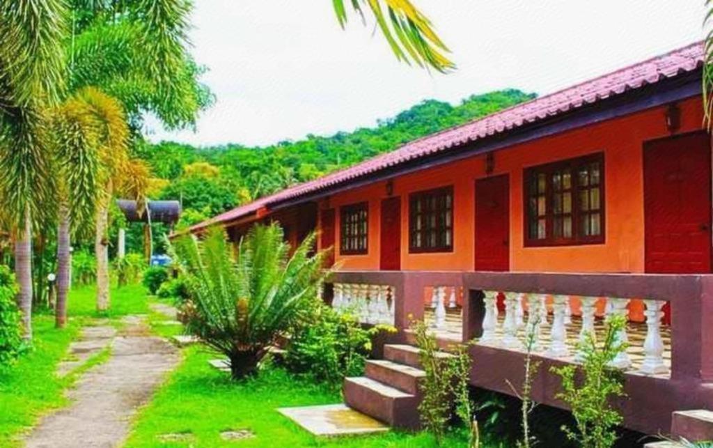 Umphangburi Resort Exterior foto
