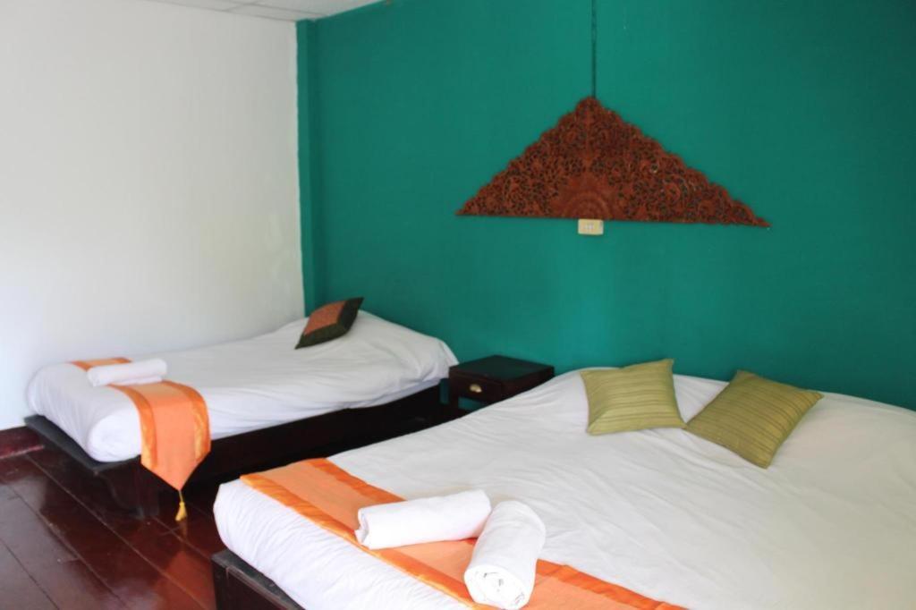 Umphangburi Resort Exterior foto