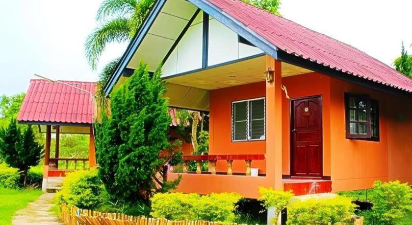 Umphangburi Resort Exterior foto