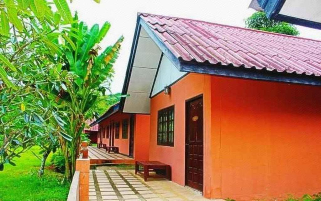 Umphangburi Resort Exterior foto